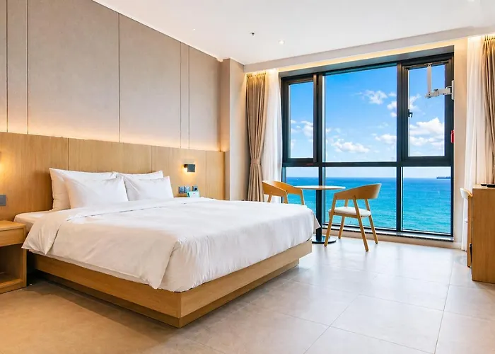 Laon Hotel 3*
