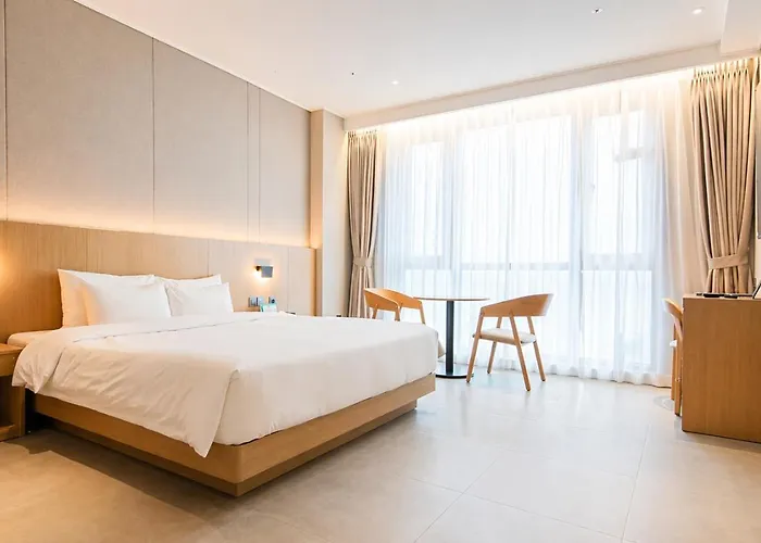 Laon Hotel 3*