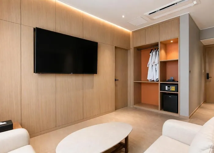 Laon 3* Busan