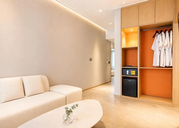 Laon Hotel 3*